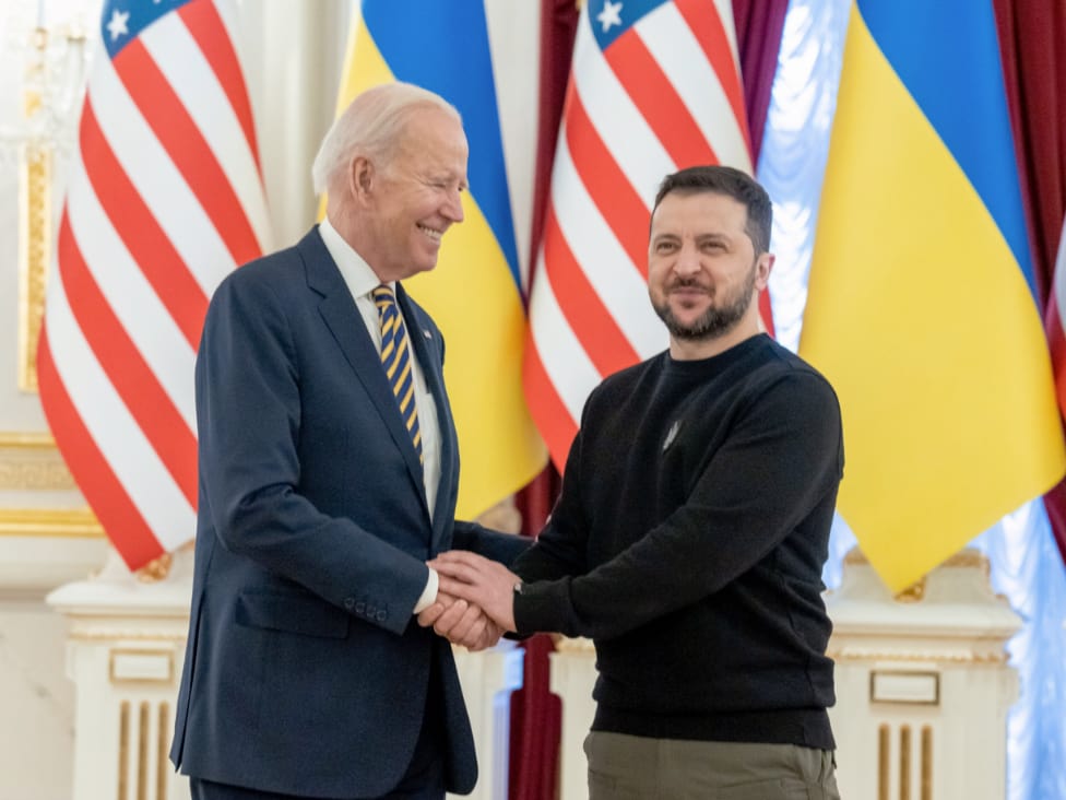 image_in_grid Joe Biden and Volodymyr Zelenskyy shaking hands