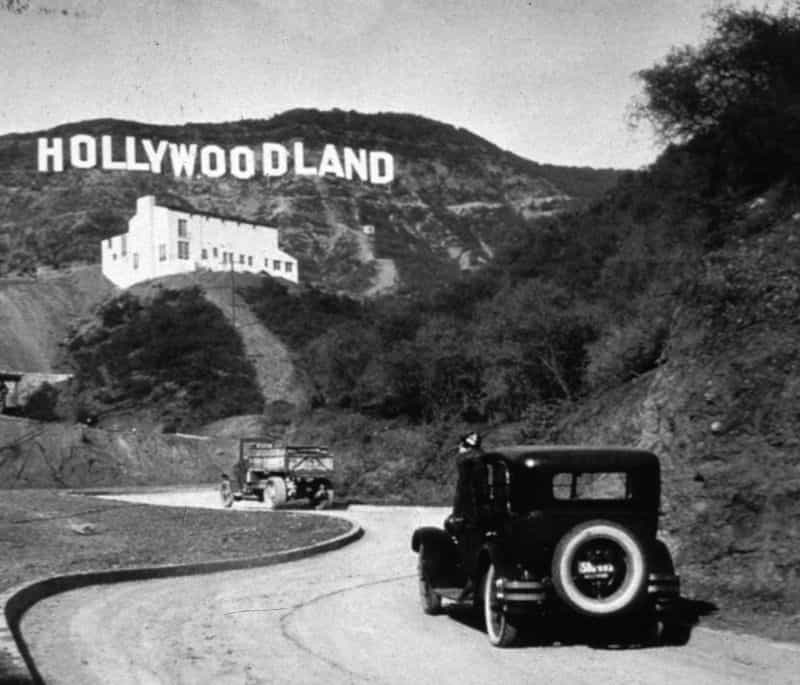 The ‘Hollywoodland’ sign, raised in 1923 for a new housing scheme, later lost its last four letters and became the emblem of American film. © CC BY-SA 4.0