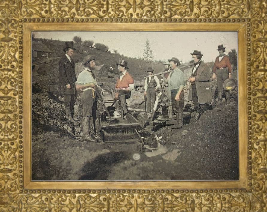 California gold miners with long tom Photograph: Gift of the Hall Family Foundation © Public domain