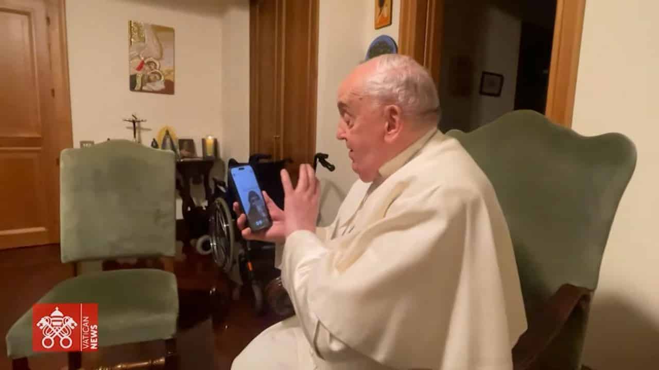 Compared to his American successor Leo XIV, Pope Francis made it a daily practice to call the Holy Family Church in Gaza City. Photo: screenshot of YouTube video